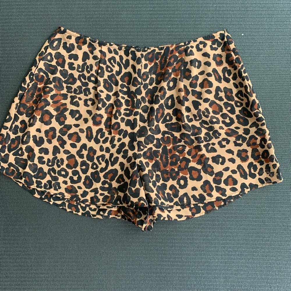 Show Me Your Mumu Leopard Sawyer shorts
